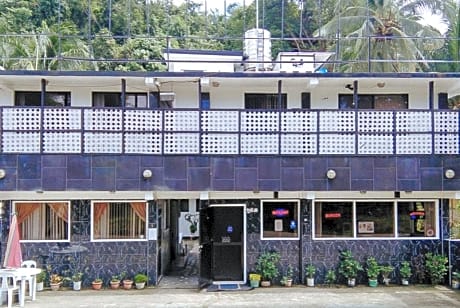 RedDoorz @ Western Highway Lodge Hotel