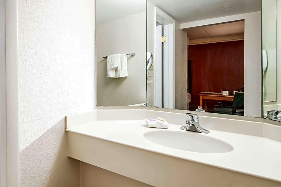 La Quinta Inn by Wyndham Colorado Springs Garden of the Gods