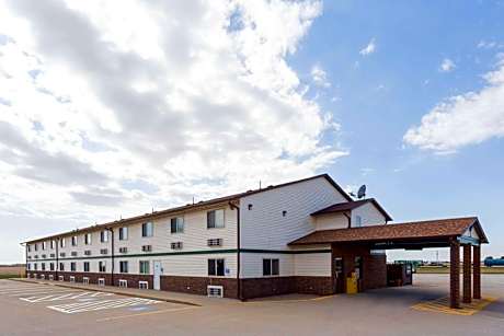 Super 8 by Wyndham Mendota I-39