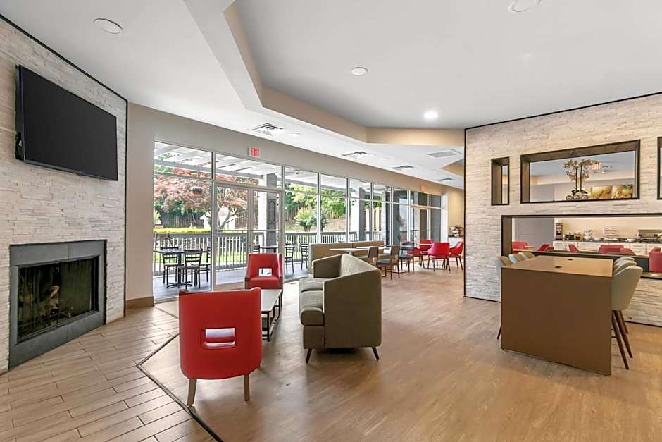 Comfort Inn & Suites