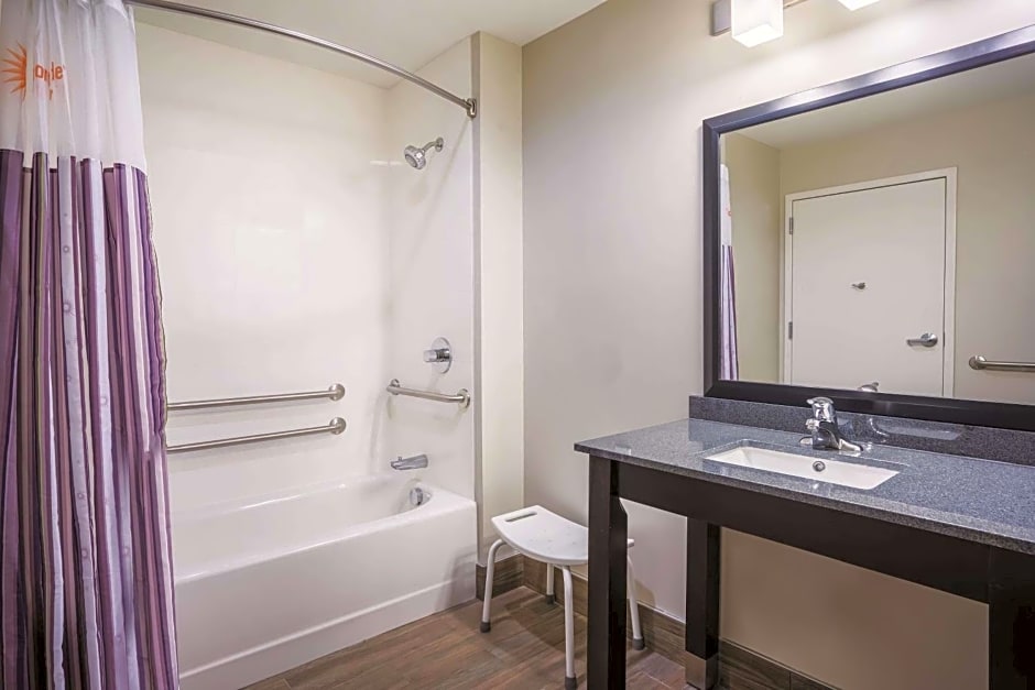 La Quinta by Wyndham Clifton Park