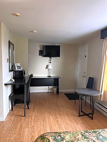 Standard Queen Room with Two Queen Beds