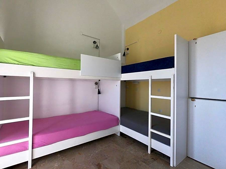Fira Backpackers Place