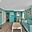 Panoramic beachfront Suite