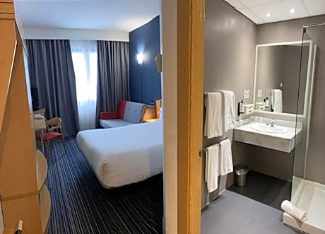 Standard Queen Room with Sofa Bed