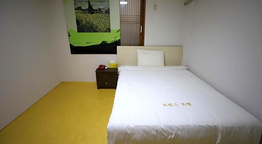 Twins Hotel