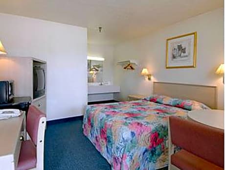 One-Bedroom Suite - Disability Access/Non-Smoking