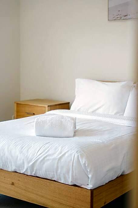 Doncaster East Home walking to shops restaurants