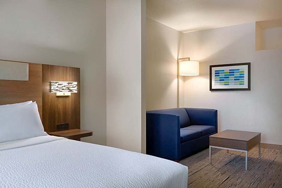 Holiday Inn Express- West Sacramento By IHG