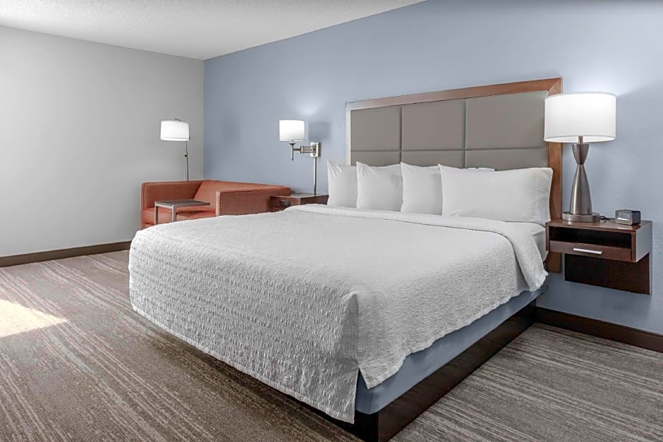 Photo 1 of 5 of 2 Queen Beds, Hearing/Mobility Accessible, Roll in Shower