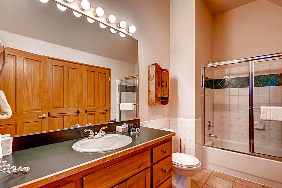 Jackpine & Black Bear Lodge