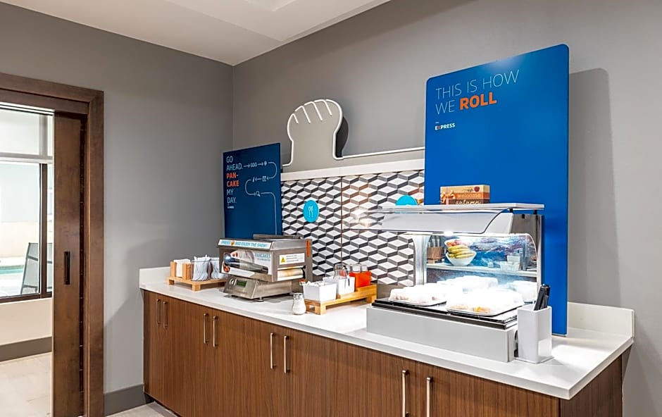 Holiday Inn Express Hotel and Suites Saint Robert By IHG