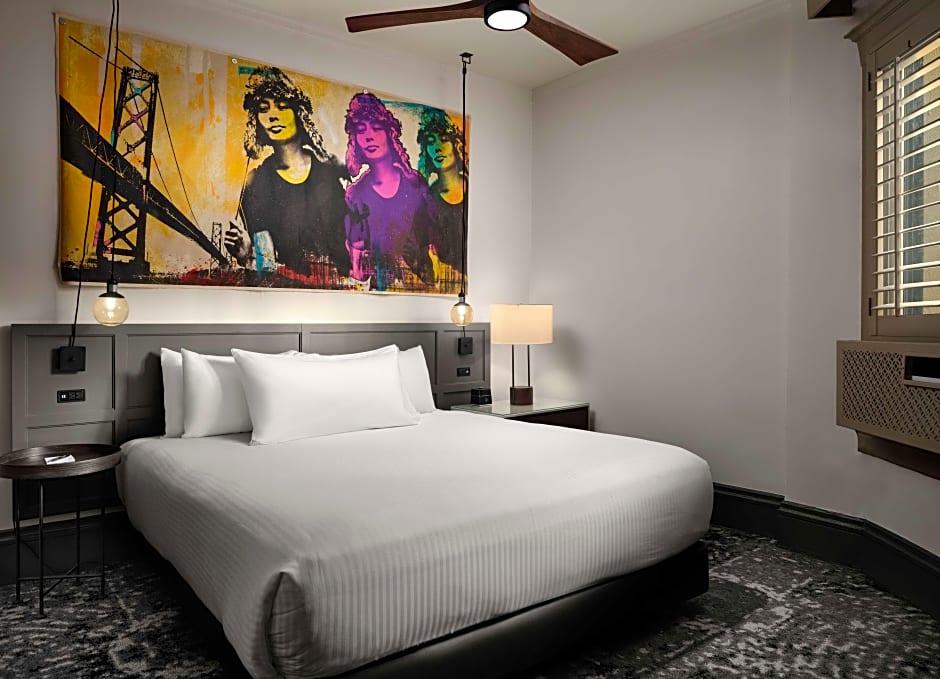 Photo 1 of 1 of 1 King Bed, Hearing/Mobility Accessible, Roll in Shower