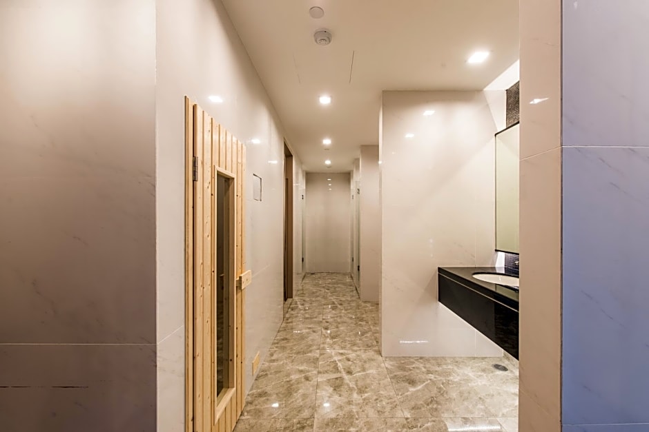 Qiss Residence by Bliston