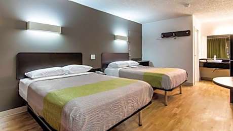 2 Full Beds | Non-Smoking, Kitchen