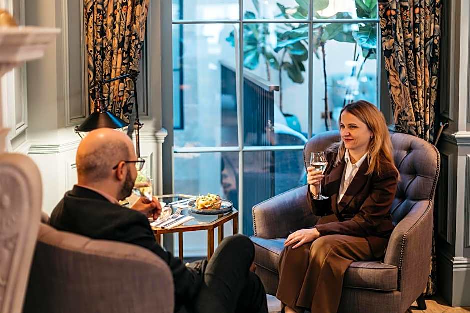 100 Queen's Gate Hotel London, Curio Collection by Hilton