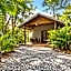 Gunnadoo Holiday Hut with Ocean Views and Jacuzzi