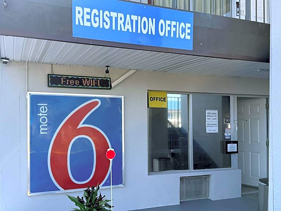Motel 6 Englewood