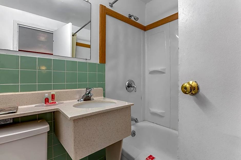 Econo Lodge Lee - Great Barrington