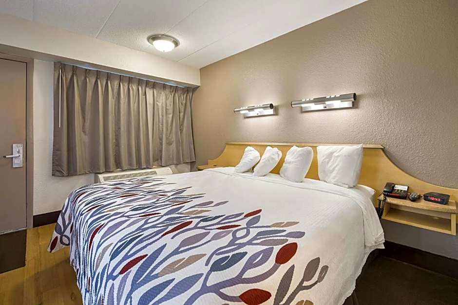 Red Roof Inn Rockford East - Casino District