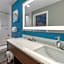La Quinta Inn & Suites by Wyndham Ft. Myers Sanibel Gateway