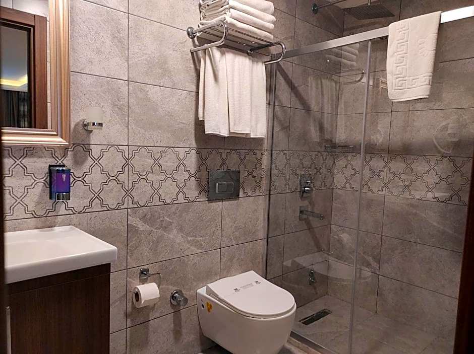 Magnaura House Hotel