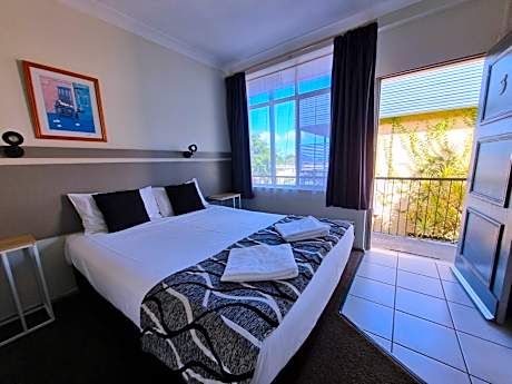 Standard Queen Room (Located upstairs)
