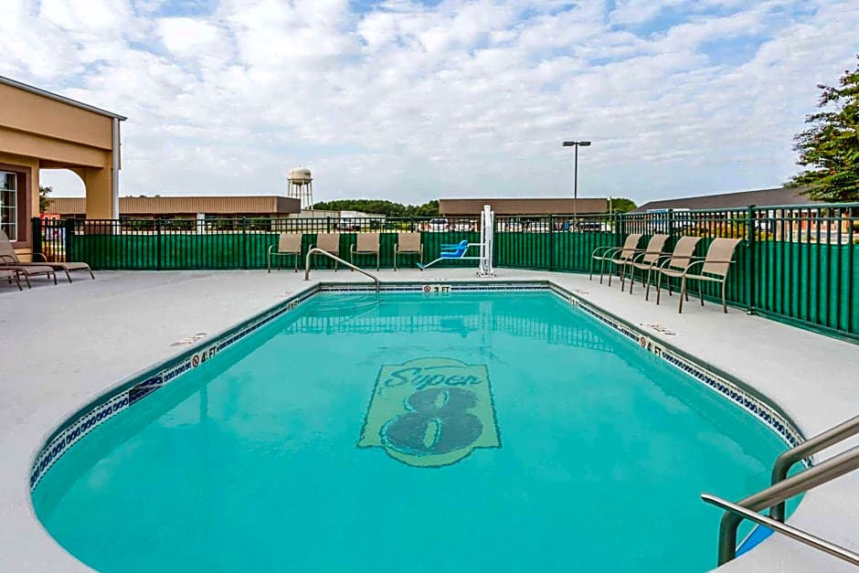 Super 8 by Wyndham Santee