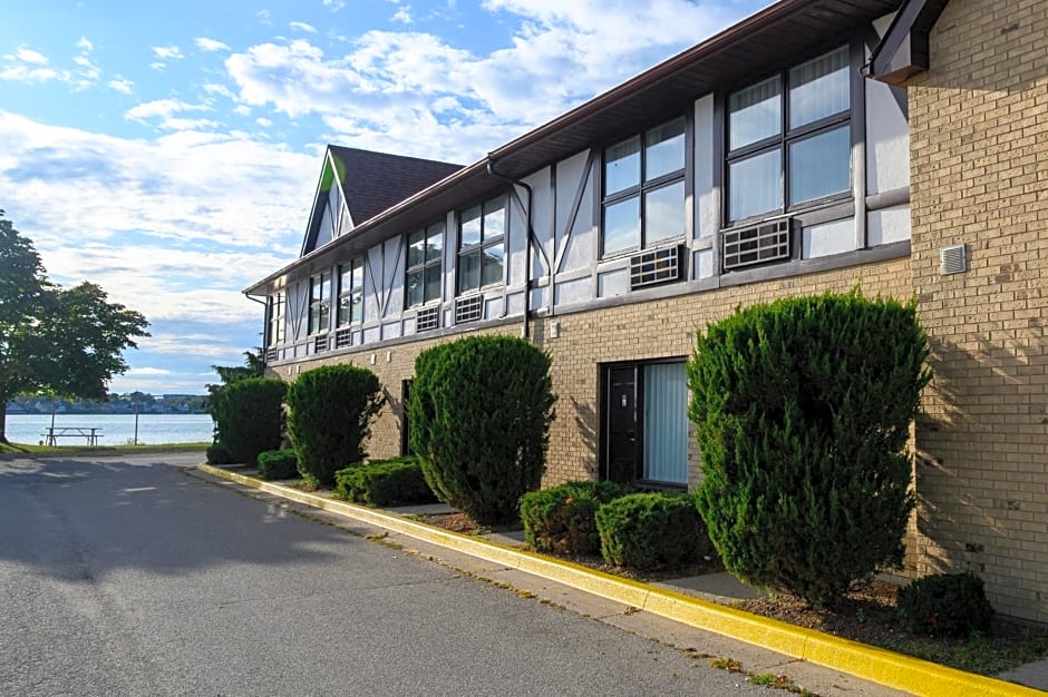 Days Inn by Wyndham Sarnia Harbourfront