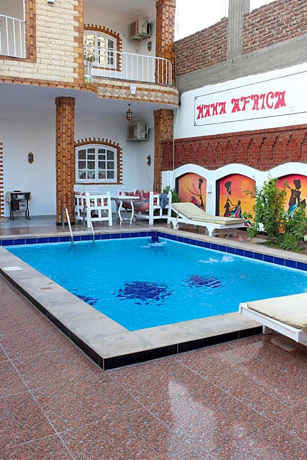 Mama Africa Apts & Studios