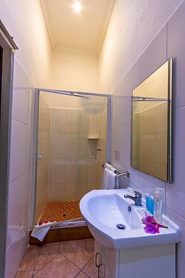 Emdoneni Lodge with Zululand Cat Conservation Project