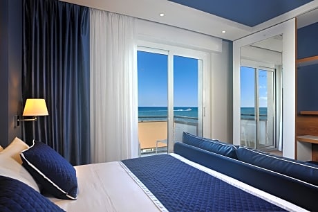 Superior Twin/Double Room with Balcony and Seaview