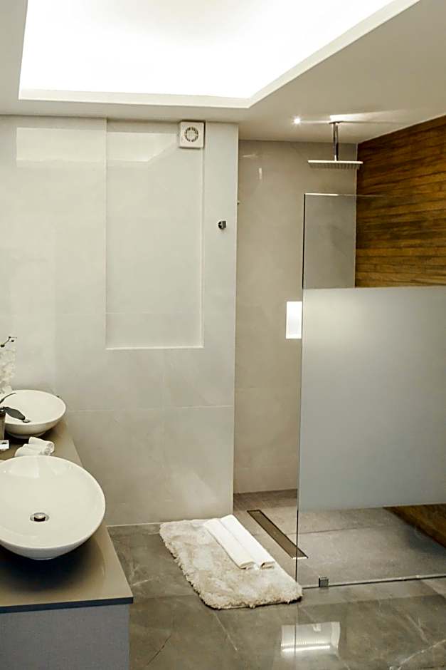 Fabulous & Exclusive Apartments With Sea View Pool BBQ Garden