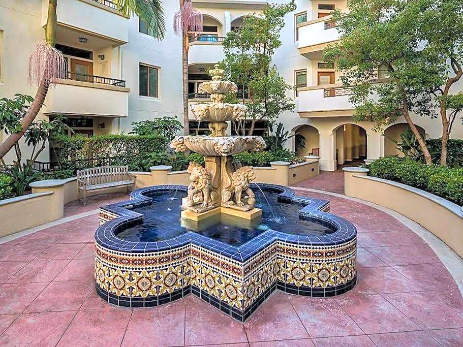 Lux One Bedroom Condo with Garden View