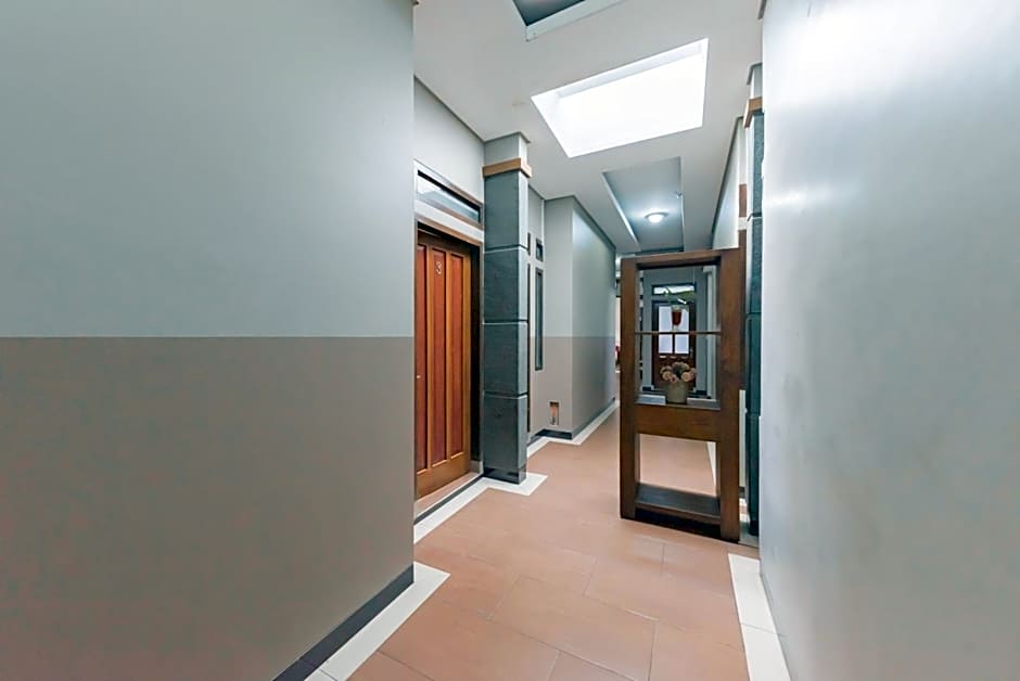 RedDoorz Syariah near Politeknik Negeri Bandung Campus