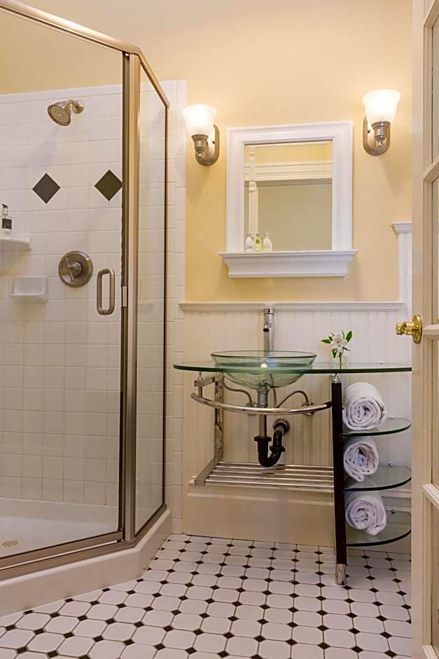 Healdsburg Inn on the Plaza, A Four Sisters Inn