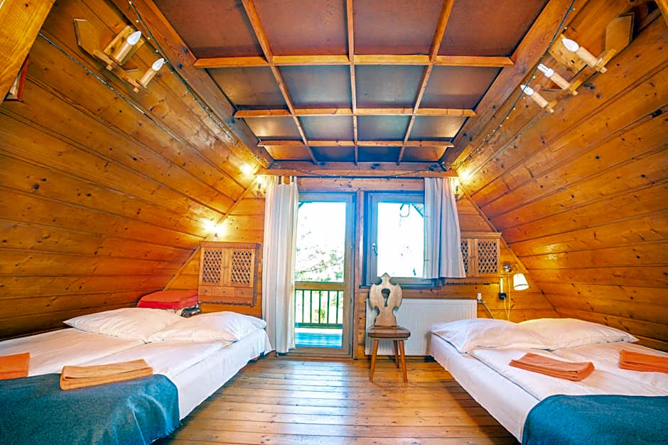 Klimatyczna Chatka u Podnóża Góry