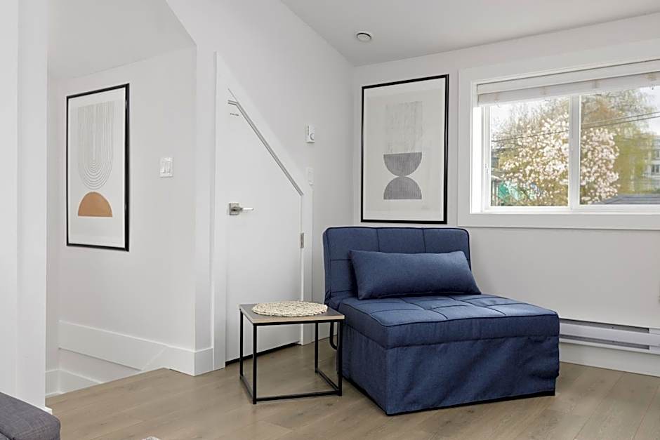 Newly built Laneway Home 1 BD Centrally located