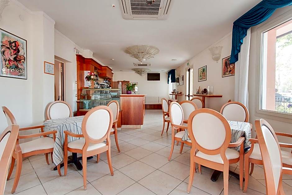 Hotel De La Ville