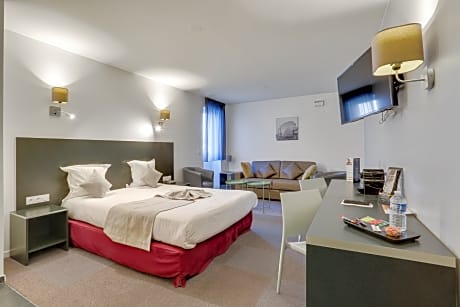 SUPERIOR STUDIO (DOUBLE BED AND SOFA BED)
