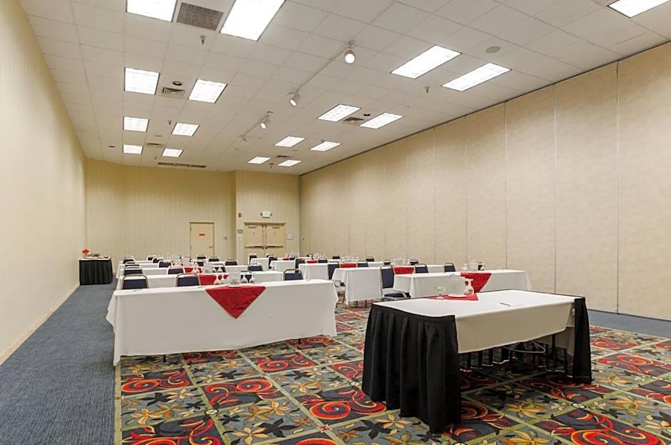 Red Lion Hotel & Conference Center Cheyenne