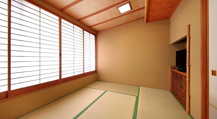 MICASA (Minakami Hot Spring Ryokan)