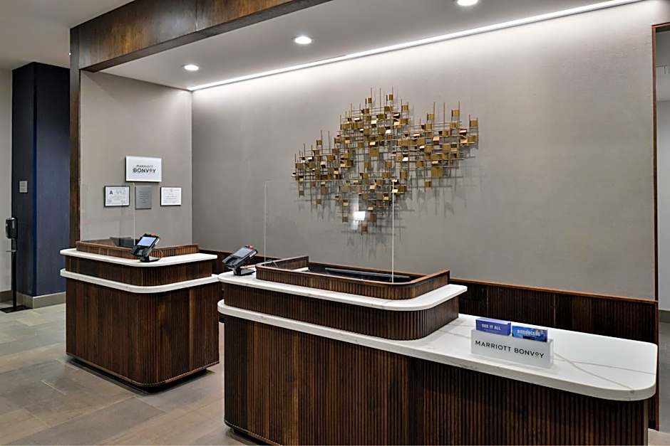 Courtyard by Marriott Raleigh Cary/Crossroads