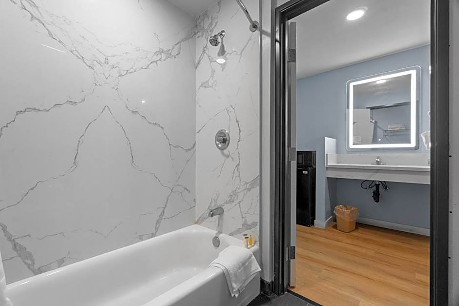 Travelodge by Wyndham Fairplex Pomona