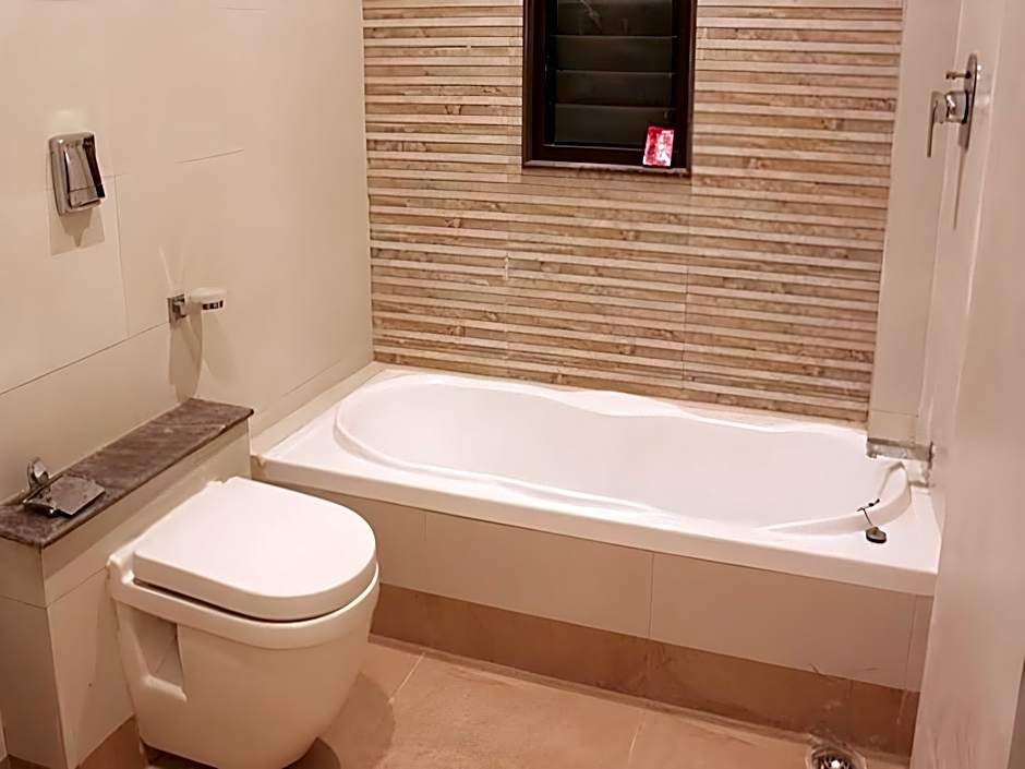 Hotel Loharkars by Fabhotel – Nagpur, OH