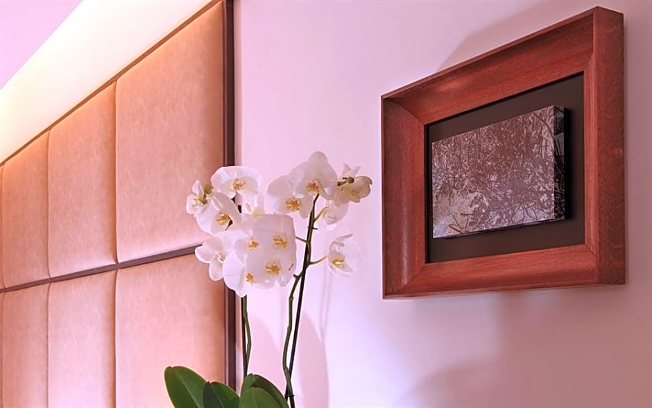 The Independent Hotel