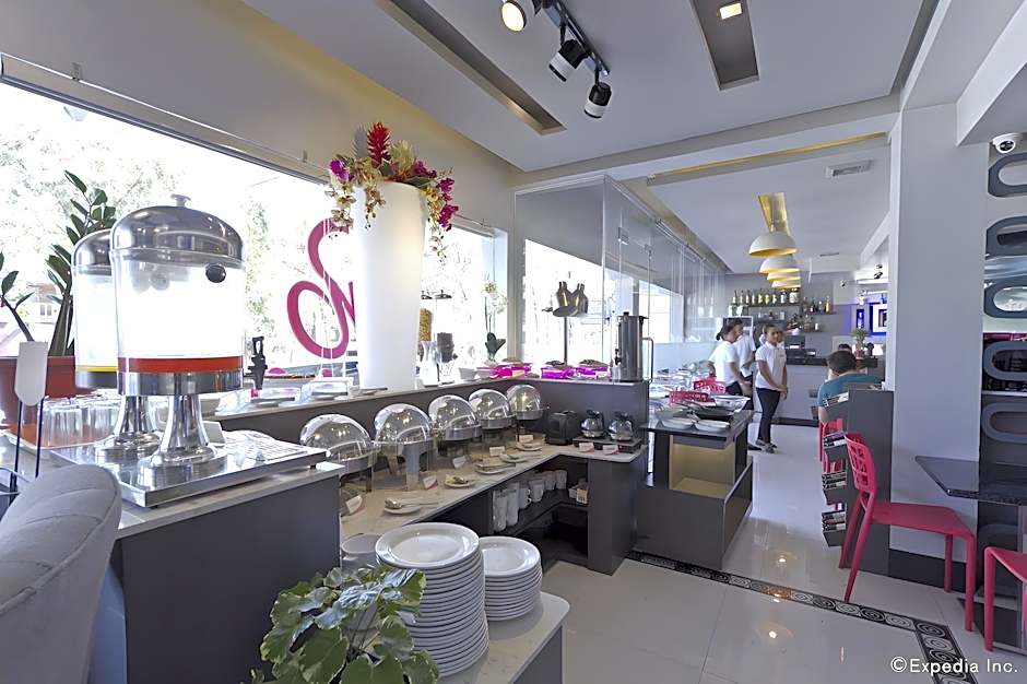 Eloisa Royal Suites
