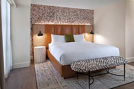 One-Bedroom Executive Queen Suite - Mobility Accessible with Roll-In Shower