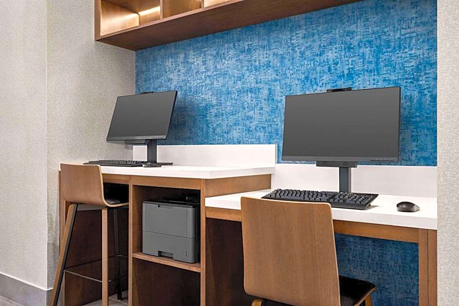 La Quinta Inn & Suites by Wyndham Del Rio