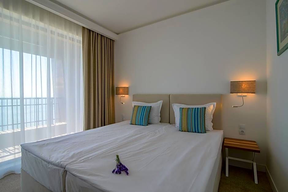 HVD Nympha Hotel - All Inclusive, Private Beach & Free Parking - Adults Only